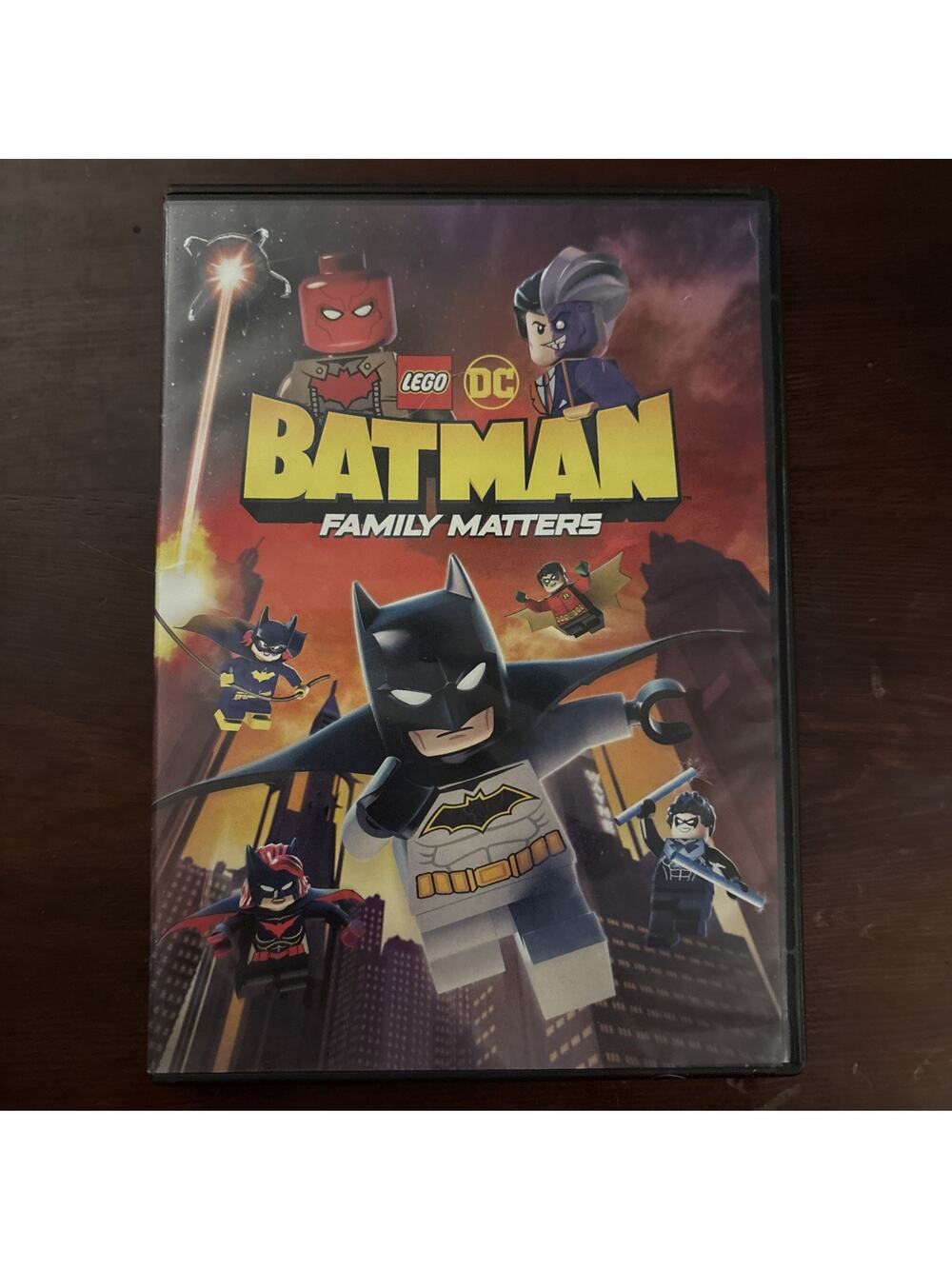 Lego DC: Batman: Family Matters (DVD)